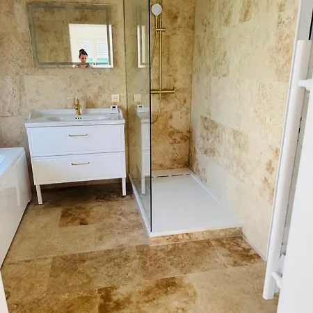 Apartment La Vallee Du Paradis- Piscine, Chauffee Et Balneotherapie Alette