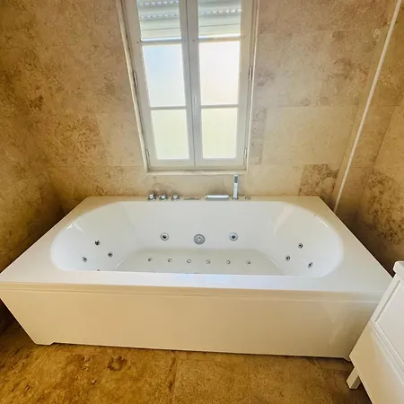 Apartamento La Vallee Du Paradis- Piscine, Chauffee Et Balneotherapie
