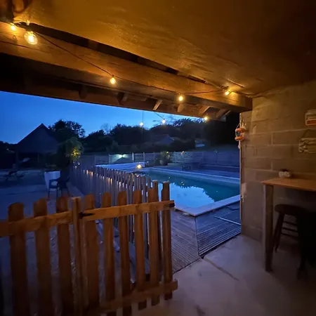La Vallee Du Paradis- Piscine, Chauffee Et Balneotherapie