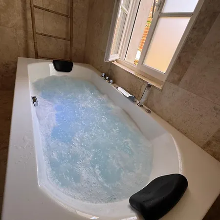 Apartamento La Vallee Du Paradis- Piscine, Chauffee Et Balneotherapie *
