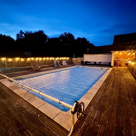 La Vallee Du Paradis- Piscine, Chauffee Et Balneotherapie Alette