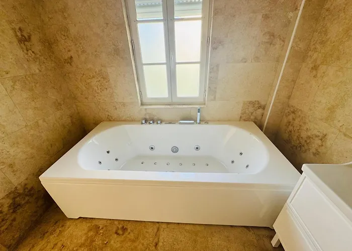 Appartement La Vallée Du Paradis Avec Balnéothérapie En Campagne